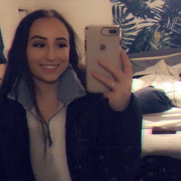 Meet your posher, Camryn - Picture 1 of 1